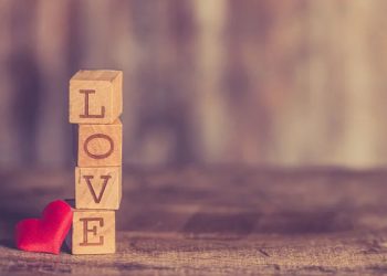 Cinta Membuatnya Mewah