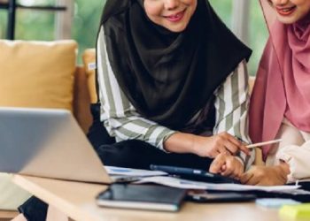 Banyak Istri Kini Jadi Tulang Punggung bukan Tulang Rusuk