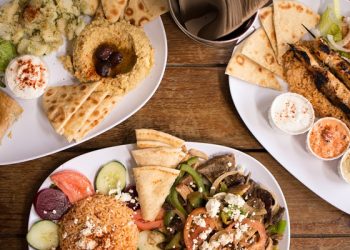 Agar Makan Tak Disertai Setan, Ini yang Perlu Sahabat Muslim Perhatikan