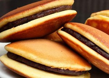 Kue Dorayaki untuk penggemar Doraemon