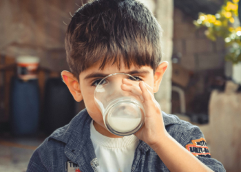 Mengambil Nafas Tiga Kali Ketika Minum