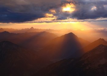 Hasan bin Ali, Seorang Pemimpin Yang Mempersatukan