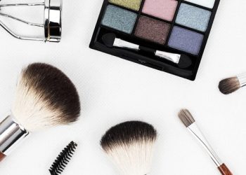 5 Hal yang dilarang dalam berhias