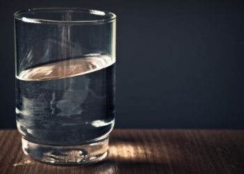 Gelas buram bening kembali