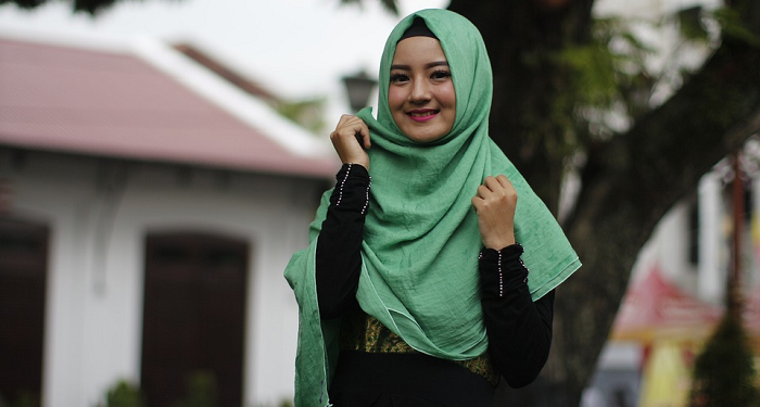 Hukum Menggunakan Hijab Bagi Muslimah