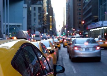 Hukum Menjamak Shalat karena Terjebak Macet