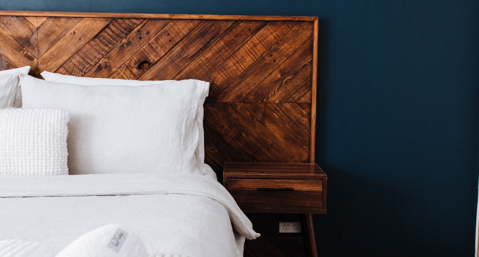 Tidur Di Atas Bahu Sebelah Kanan