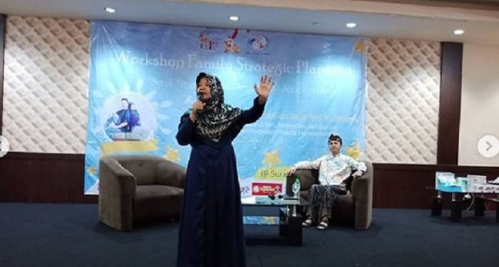 Inspirasi dari Septi Peni Wulandari Mendidik Anaknya Tanpa Sekolah Formal
