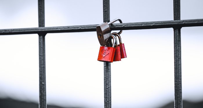 Melindungi Diri Atau Menjauh Jika Buang Hajat