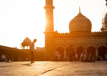 Melindungi Diri Atau Menjauh Jika Buang Hajat