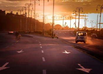 Uwais Al-Qarni Lebih Senang Bersama Fakir Miskin