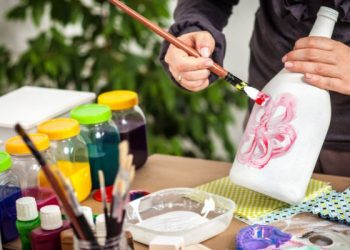 hiasan teknik decoupage