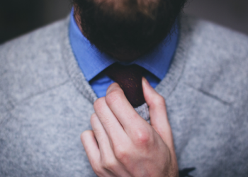 Tidak Memberatkan Beban Suami dengan Tuntutan di Luar Kemampuan