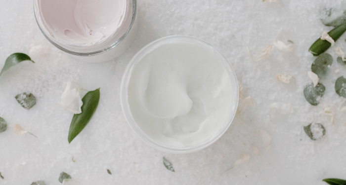 Tidak Memberatkan Beban Suami dengan Tuntutan di Luar Kemampuan