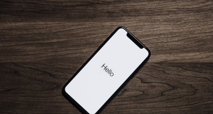 Kebiasaan Cek Ponsel Saat Bangun Tidur Bikin Bad Mood