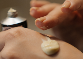 Rasulullah Turut Mengerjakan Pekerjaan Rumah