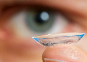 Tips Aman Gunakan Lensa Kontak