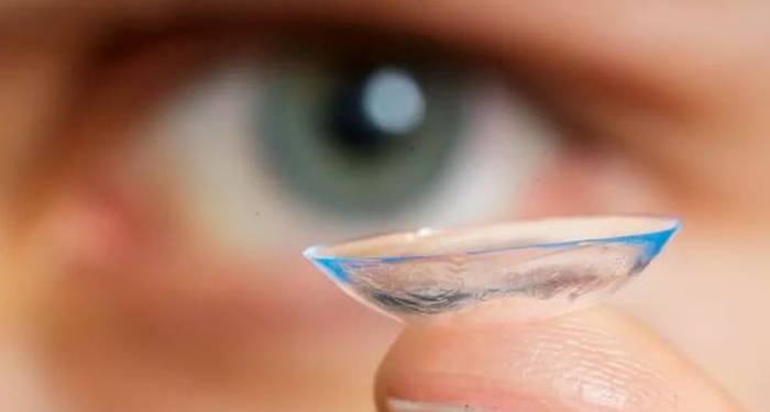 Tips Aman Gunakan Lensa Kontak