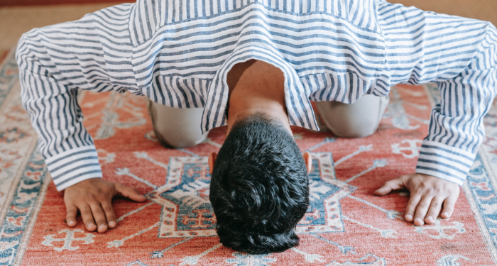 Sujud Syukur Jika Mendapat Kabar Gembira