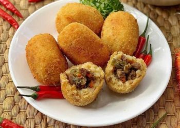 Camilan ‘Berat’ Kroket Kentang Gulung