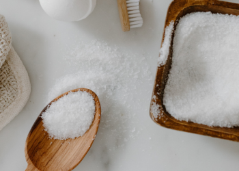 Bolu Gulung Cokelat Moka, Penawar Sedih dan Duka