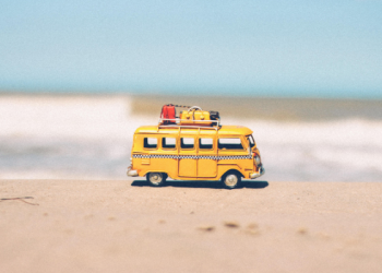 Bolu Gulung Cokelat Moka, Penawar Sedih dan Duka