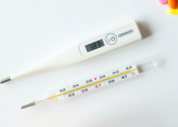 hikmah menjenguk orang sakit