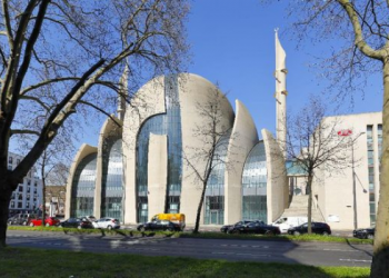 Masker Bawang Putih Bantu Usir Komedo di Wajahmu