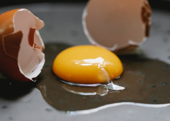 Masker Bawang Putih Bantu Usir Komedo di Wajahmu
