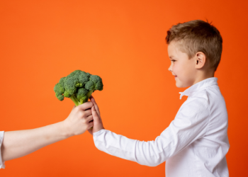 Pakai Jeruk Lemon untuk Atasi Mata Panda