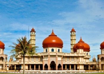 Masjid Baitul Makmur Aceh Barat