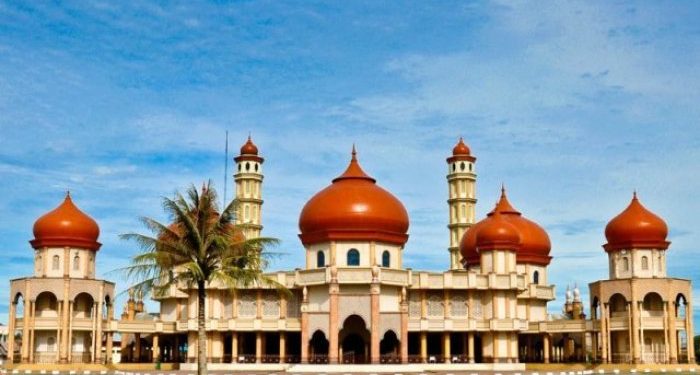 Masjid Baitul Makmur Aceh Barat