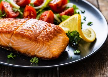 Hindari Risiko Asma, Ibu Hamil Dianjurkan Makan Ikan Salmon