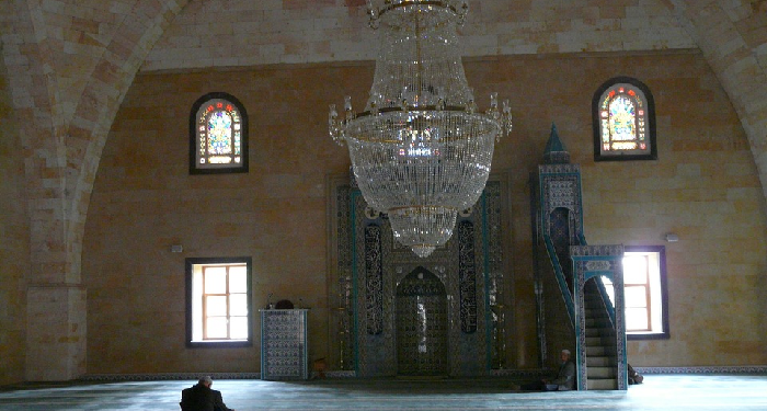 Menebus Masa Lalu dengan Ibadah dan Jihad