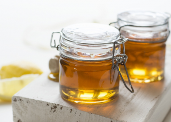 Madu Dipercaya Membuat Bibir Merah Alami