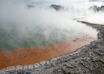 Lembabkan Wajah selama Puasa dengan Thermal Water