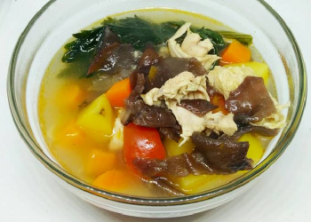 Resep Santap Malam, Sup Ayam Jamur Kuping