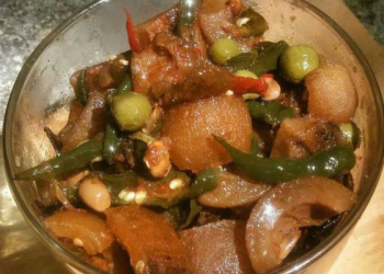 Nikmatnya Kikil Tauco untuk Santap Malam