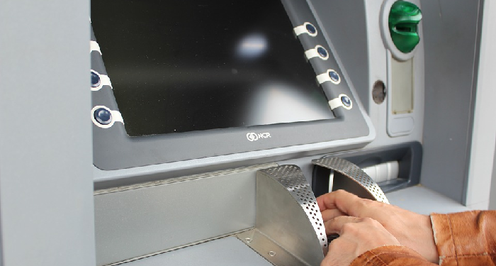 Tip Terhindar dari Kejahatan Penggandaan Kartu ATM