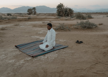 Ragu Ketika Shalat, Tidak Perlu Berwudhu Kembali