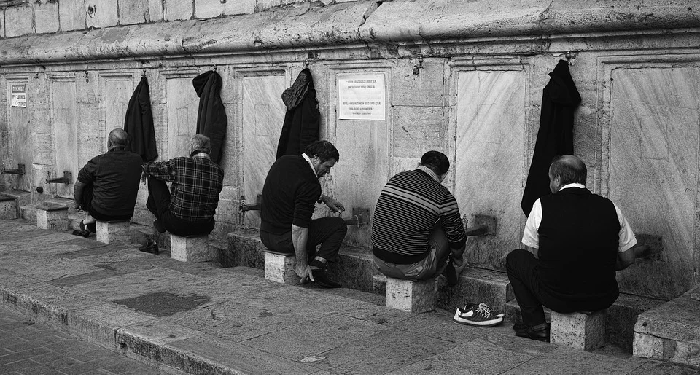 Menyempurnakan Wudhu