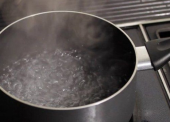 Hilangkan Komedo dengan Uap Air Panas