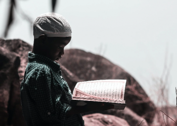 Lima Kebiasaan Terbaik Membiasakan Anak Dekat dengan Alquran