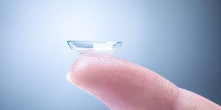 Tip Memakai Softlens Sesuai Warna Kulit