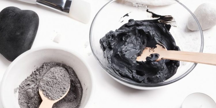 Masker Lumpur, Solusi Atasi Minyak Berlebih di Wajah