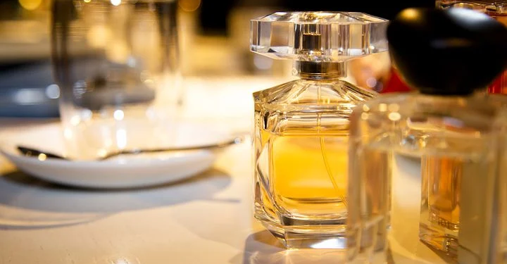 Minyak Wangi Pertama di Dunia