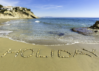 Tips Berlibur Asyik ala Mam Fifi