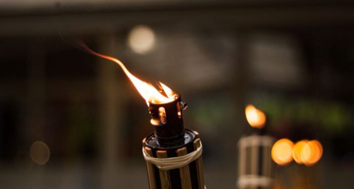 Belajar menjadi minyak dalam obor