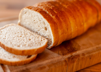 Dua Lembar Roti Penyelamat Ahmad bin Miskin