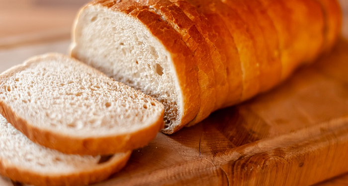 Dua Lembar Roti Penyelamat Ahmad bin Miskin